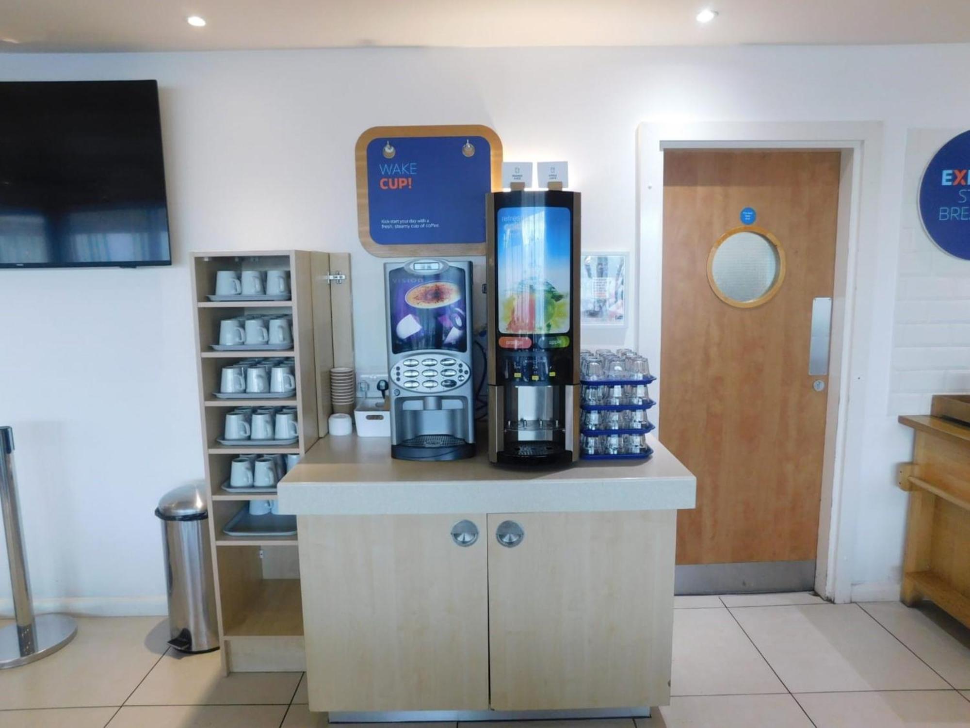 Holiday Inn Express Nuneaton By Ihg Exteriör bild