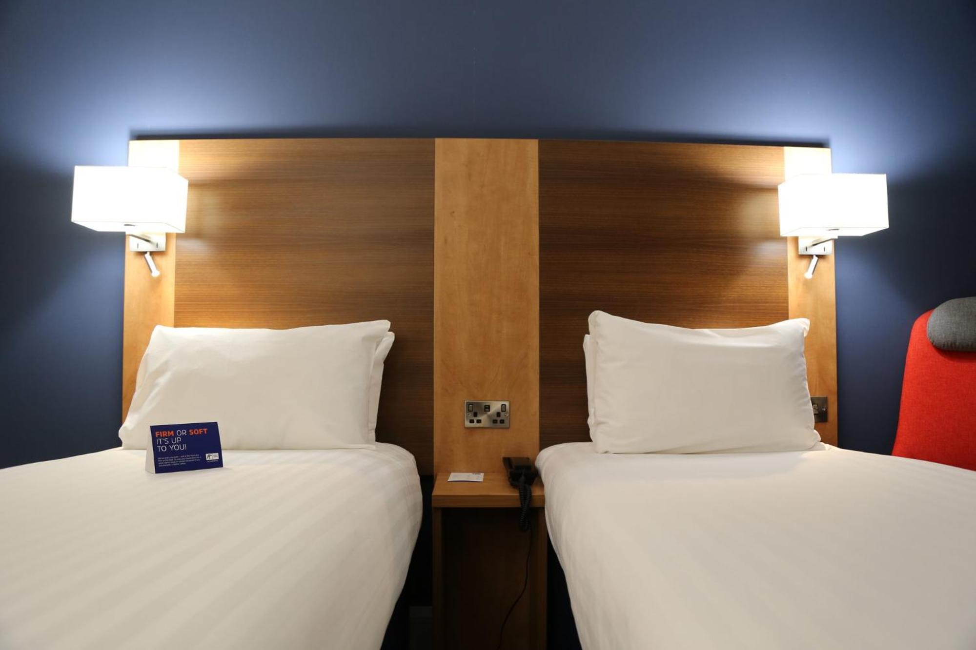 Holiday Inn Express Nuneaton By Ihg Exteriör bild