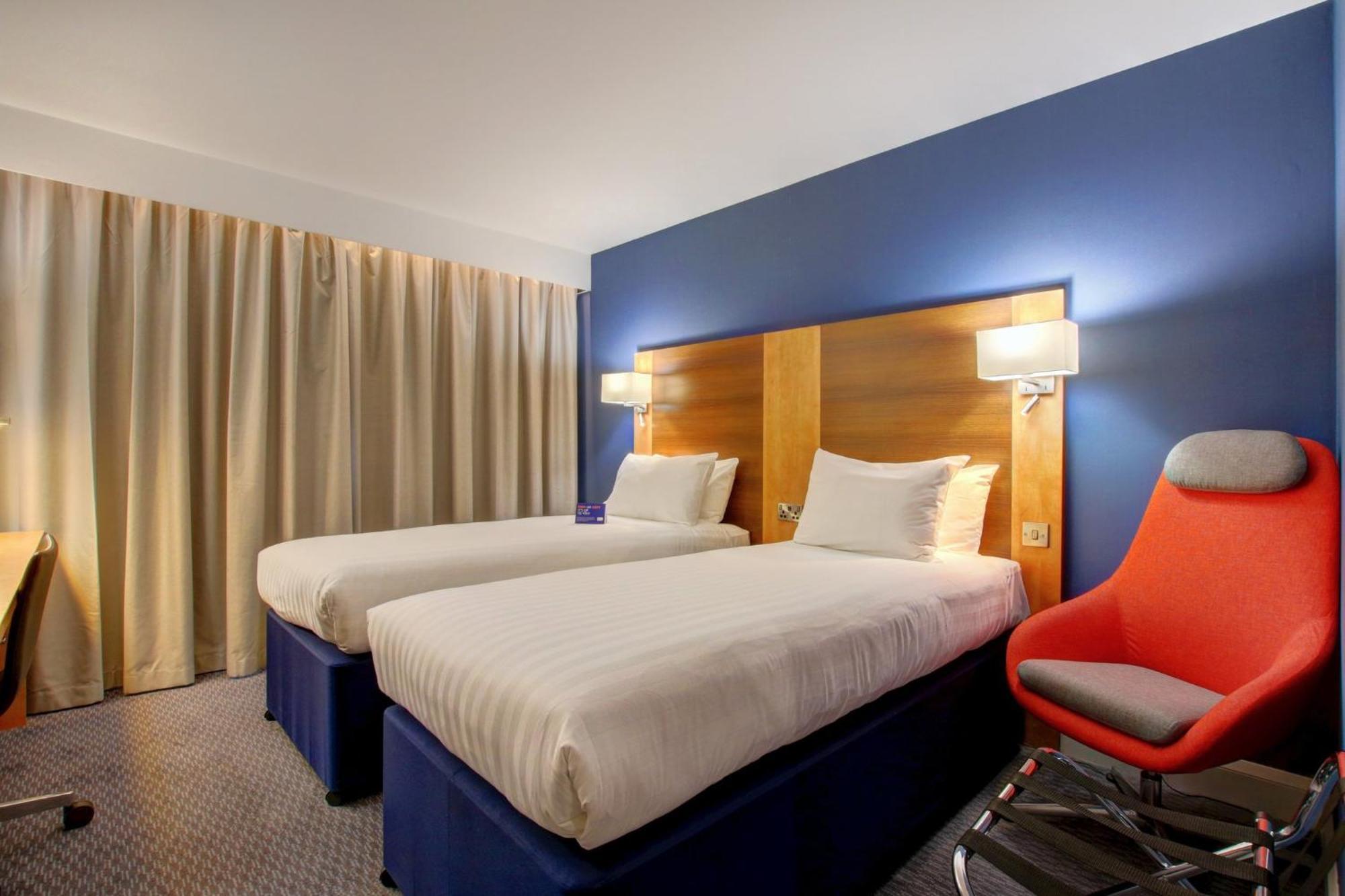 Holiday Inn Express Nuneaton By Ihg Exteriör bild
