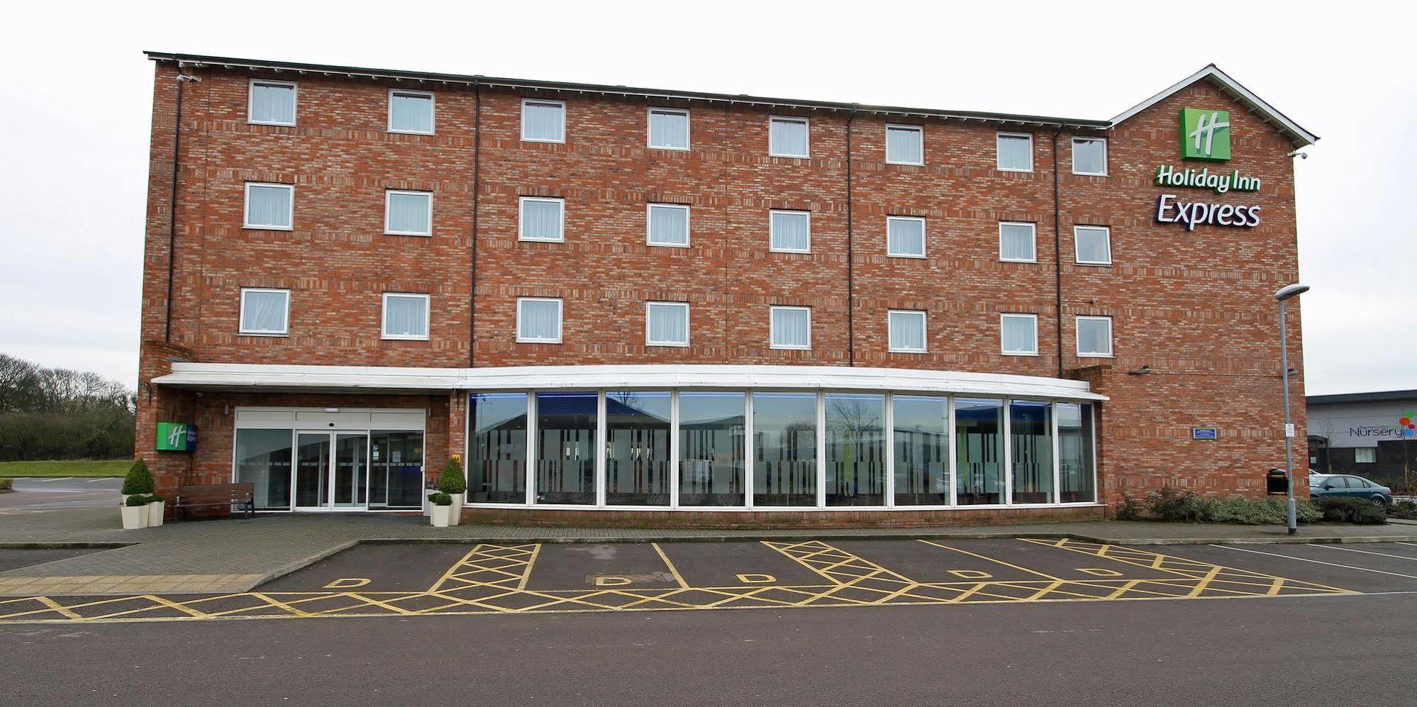 Holiday Inn Express Nuneaton By Ihg Exteriör bild